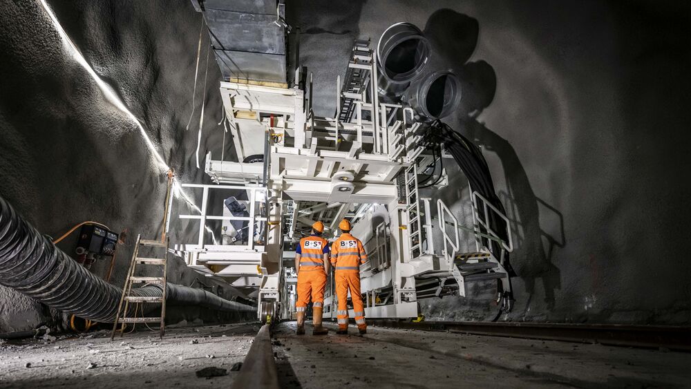 Bauarbeiten im Zugangsstollen zum Gotthard-Strassentunnel-Portal am 14.6.2022, geplant u.a. von B+S AG, Ingenieure und Planer. (Foto: Christoph Kaminski)